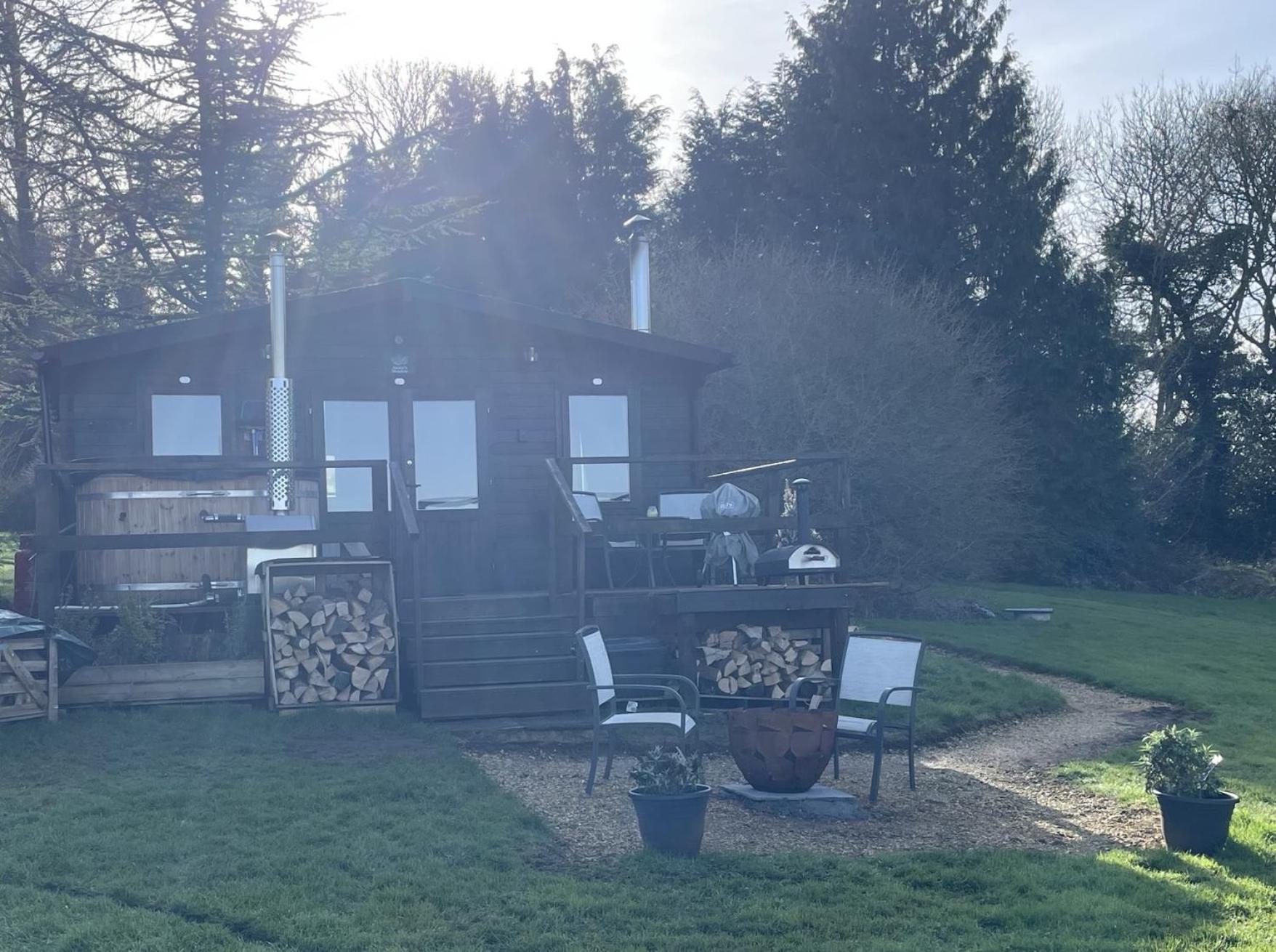 Cosy Cabin In Annie'S Meadow West Meon 外观 照片