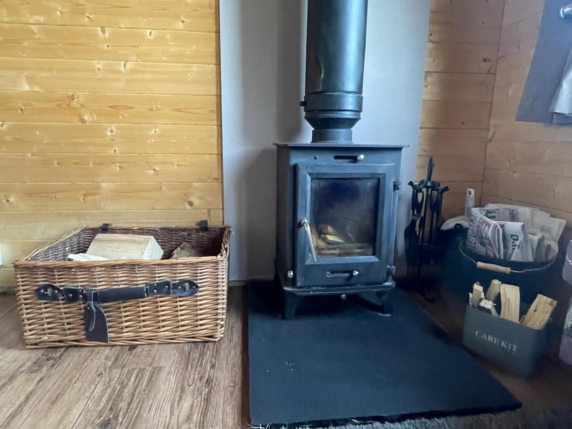 Cosy Cabin In Annie'S Meadow West Meon 外观 照片