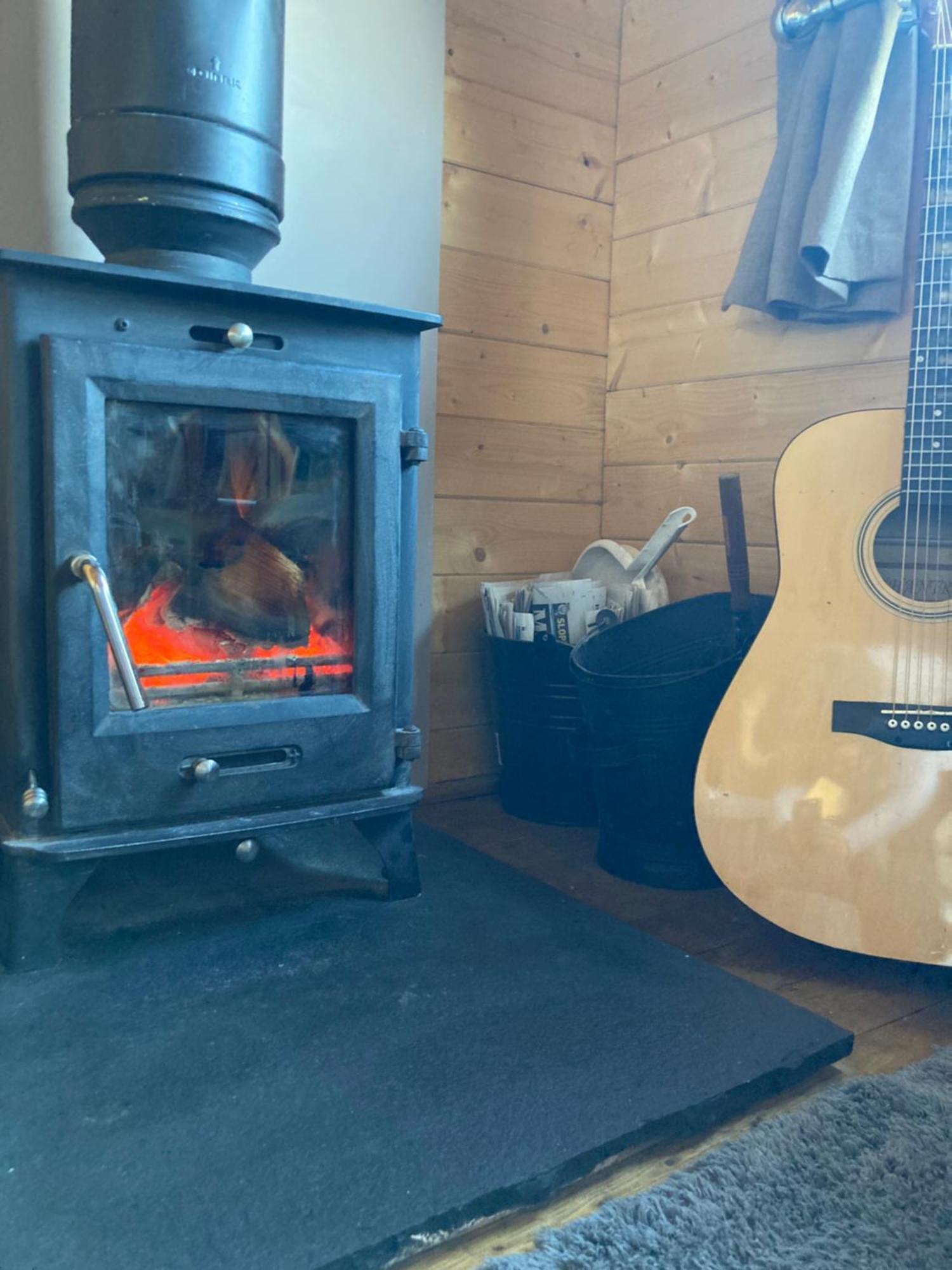Cosy Cabin In Annie'S Meadow West Meon 外观 照片